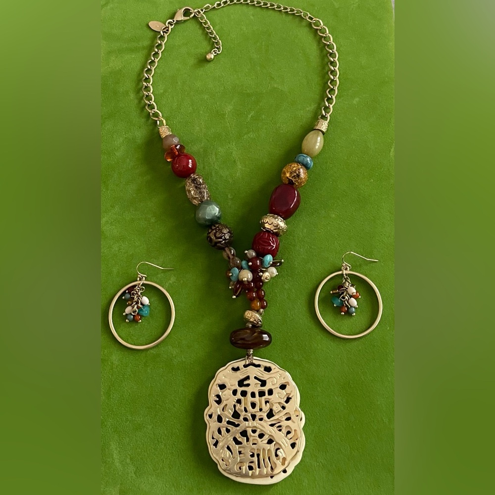 Chicos Gold and Multicolor Beaded Necklace w/Asian Flair Pendant and Earring Set